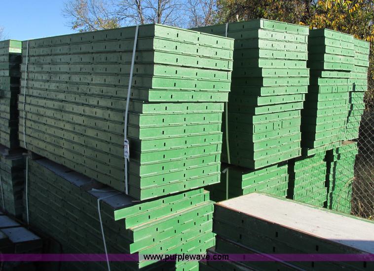 image for item F5377 (126) 6' x 24" mod-u-forms for concrete walls