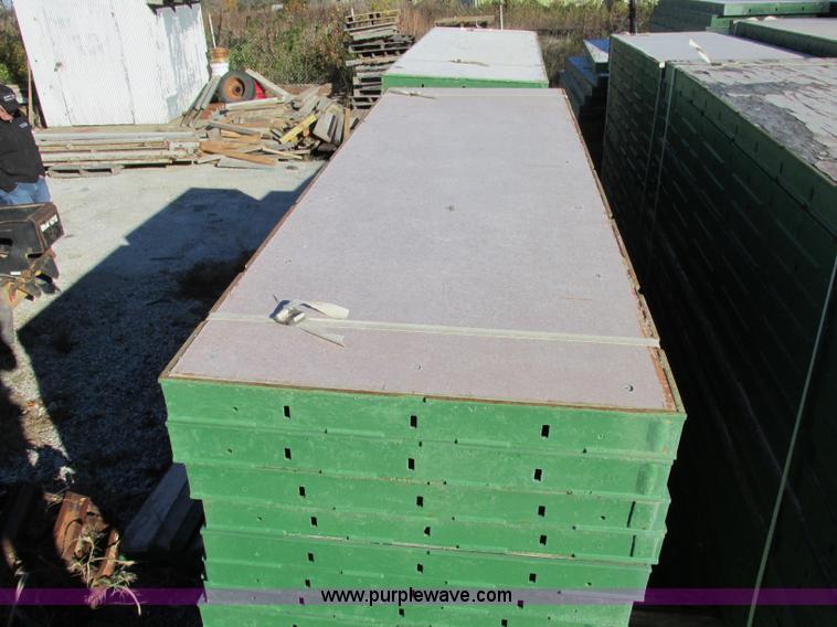 image for item F5377 (126) 6' x 24" mod-u-forms for concrete walls