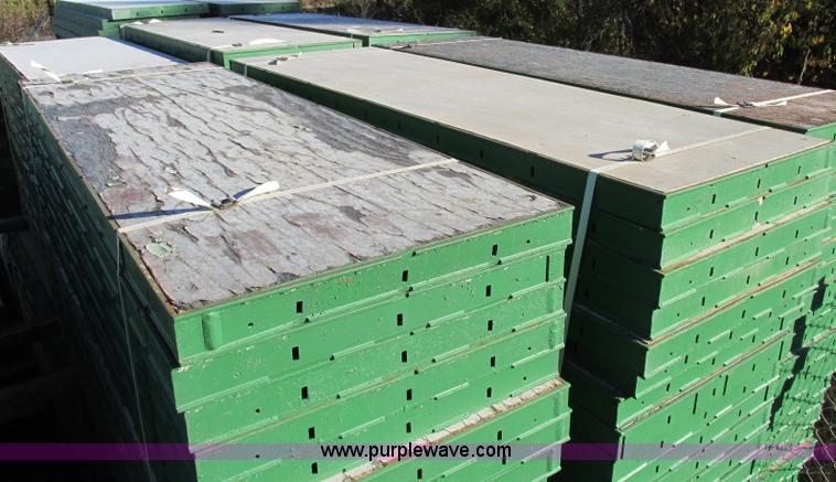 image for item F5377 (126) 6' x 24" mod-u-forms for concrete walls