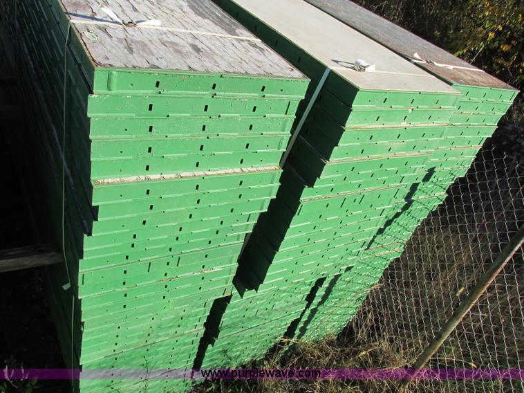 image for item F5377 (126) 6' x 24" mod-u-forms for concrete walls