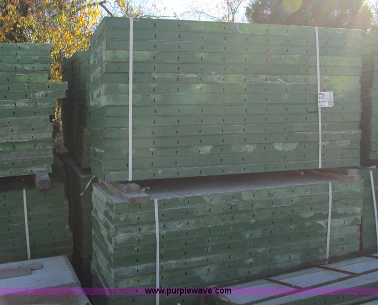 image for item F5378 (126) 6' x 24" mod-u-forms for concrete walls