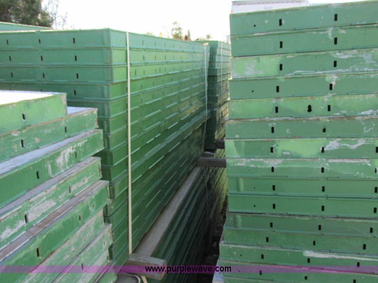 image for item F5378 (126) 6' x 24" mod-u-forms for concrete walls
