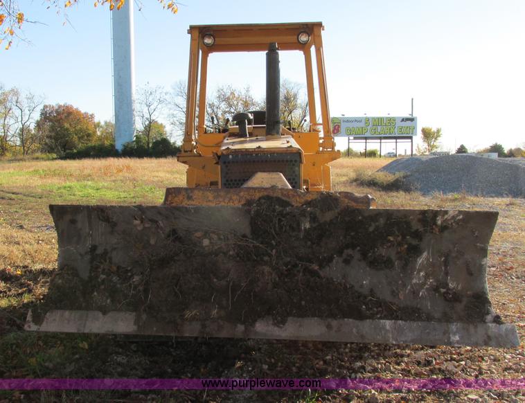 image for item F5379 1987 Komatsu D31P-17 dozer