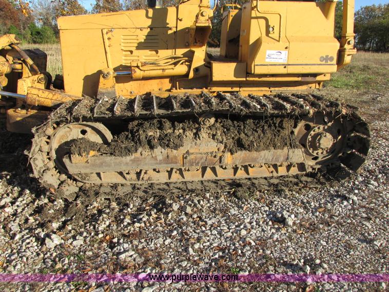 image for item F5379 1987 Komatsu D31P-17 dozer