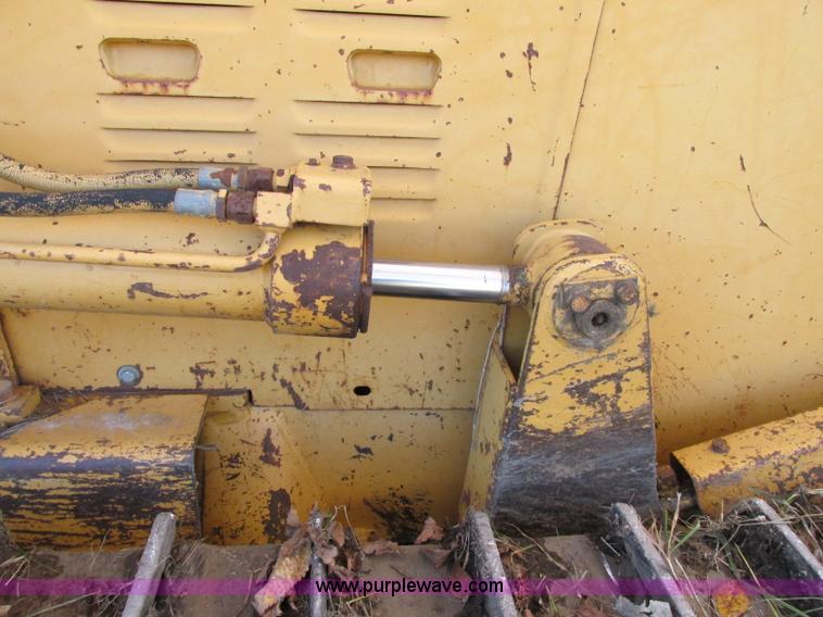image for item F5379 1987 Komatsu D31P-17 dozer