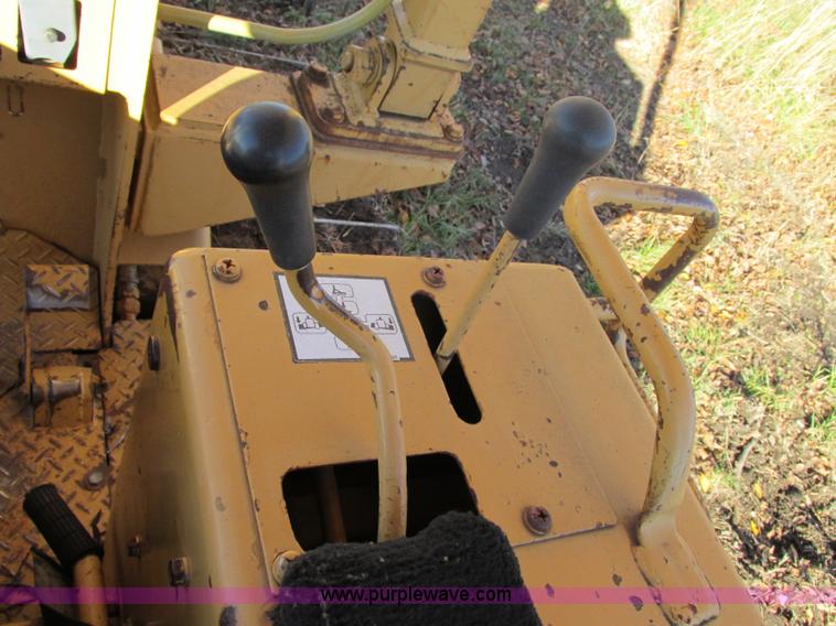 image for item F5379 1987 Komatsu D31P-17 dozer