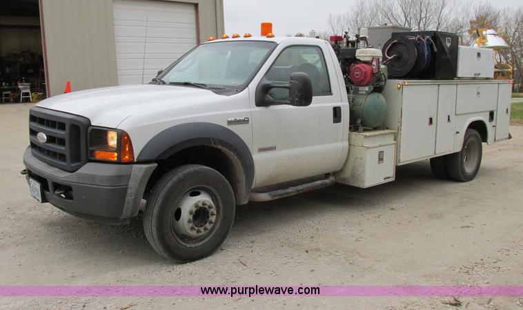 image for item F5380 2006 Ford F550 service truck