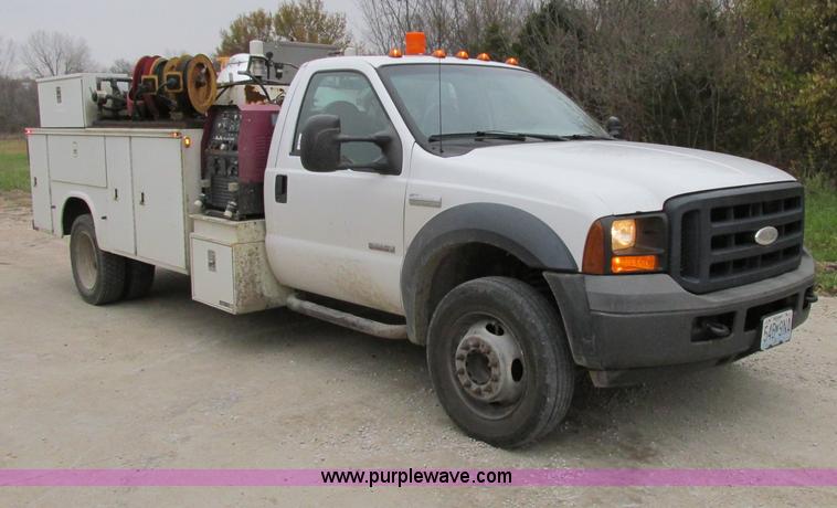 image for item F5380 2006 Ford F550 service truck