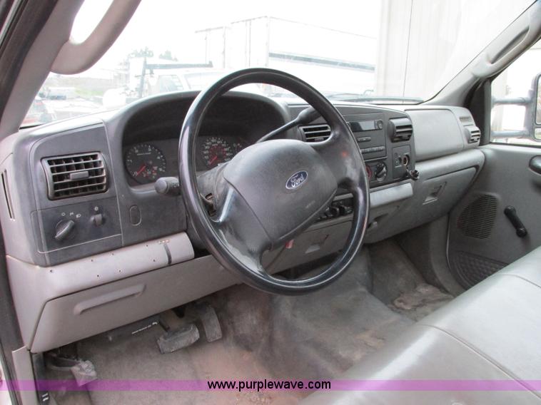 image for item F5380 2006 Ford F550 service truck