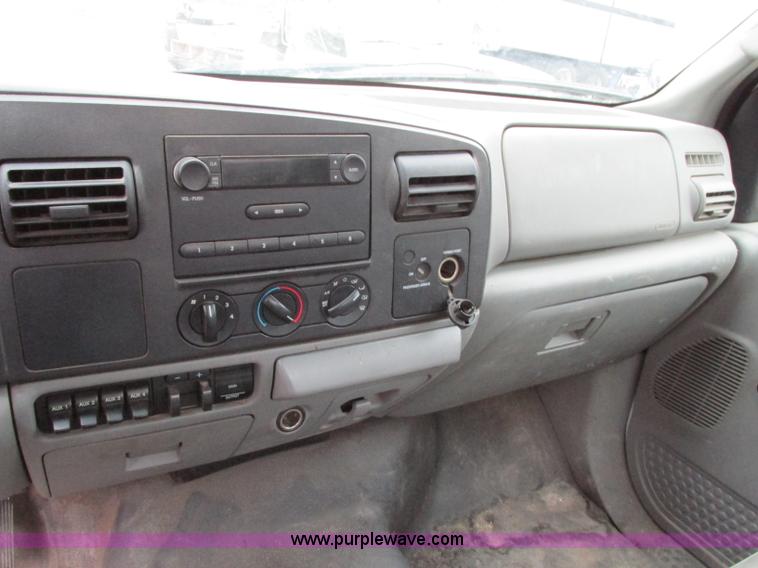 image for item F5380 2006 Ford F550 service truck