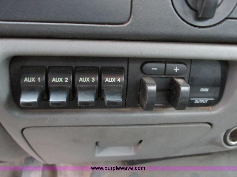 image for item F5380 2006 Ford F550 service truck