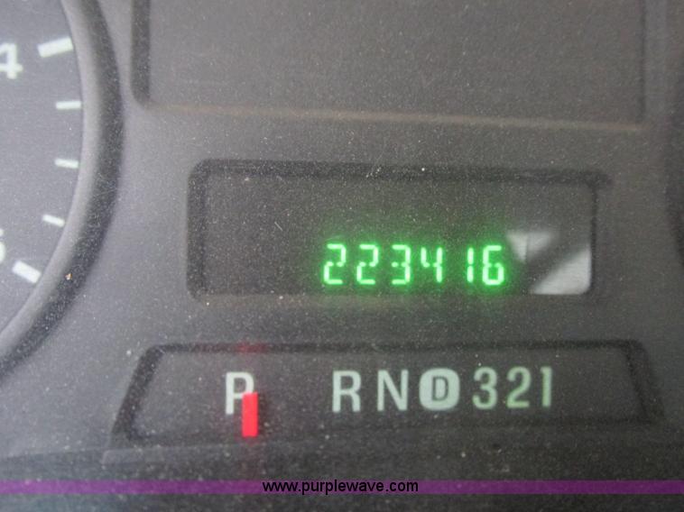 image for item F5380 2006 Ford F550 service truck