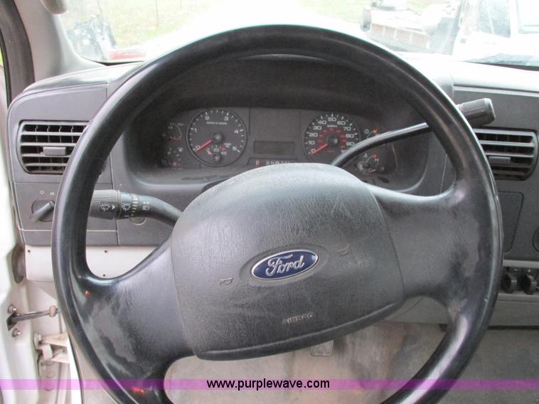 image for item F5380 2006 Ford F550 service truck