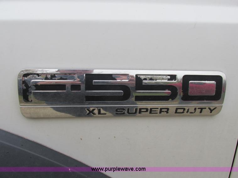 image for item F5380 2006 Ford F550 service truck