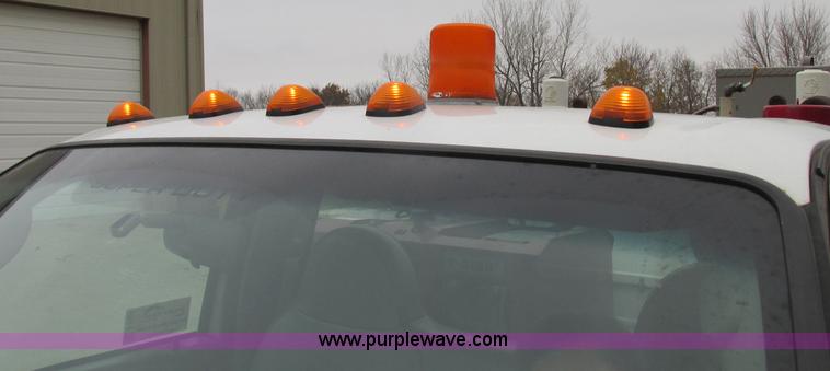 image for item F5380 2006 Ford F550 service truck