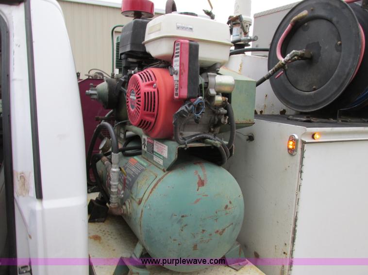 image for item F5380 2006 Ford F550 service truck