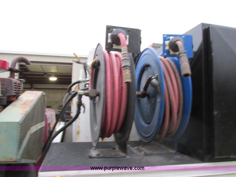 image for item F5380 2006 Ford F550 service truck