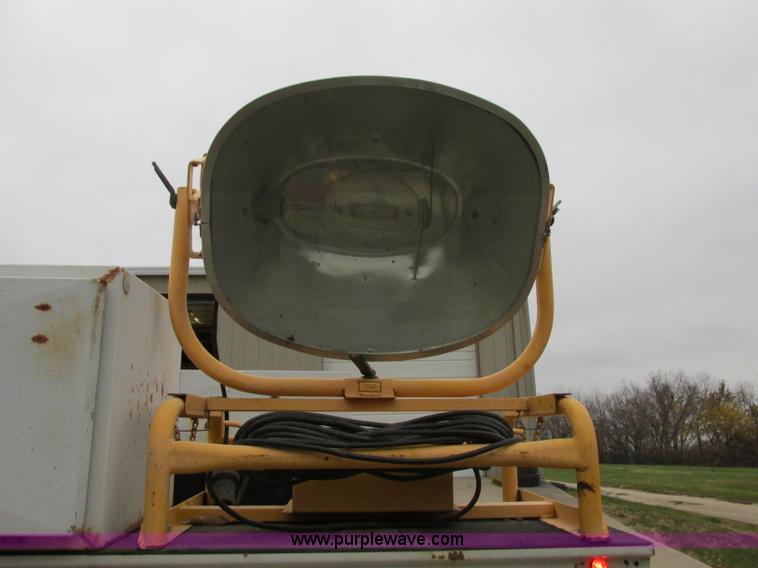 image for item F5380 2006 Ford F550 service truck