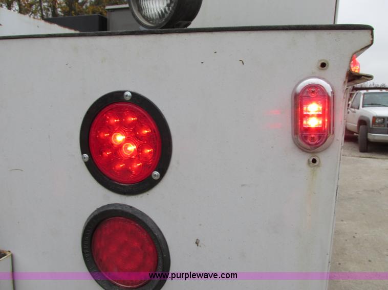 image for item F5380 2006 Ford F550 service truck