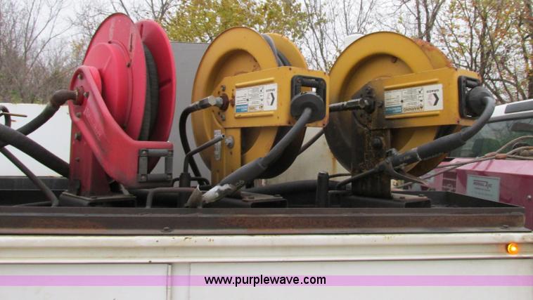 image for item F5380 2006 Ford F550 service truck