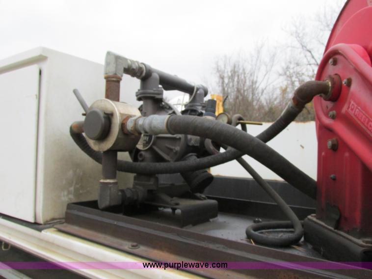 image for item F5380 2006 Ford F550 service truck