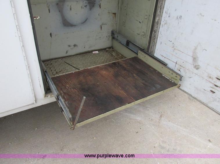 image for item F5380 2006 Ford F550 service truck