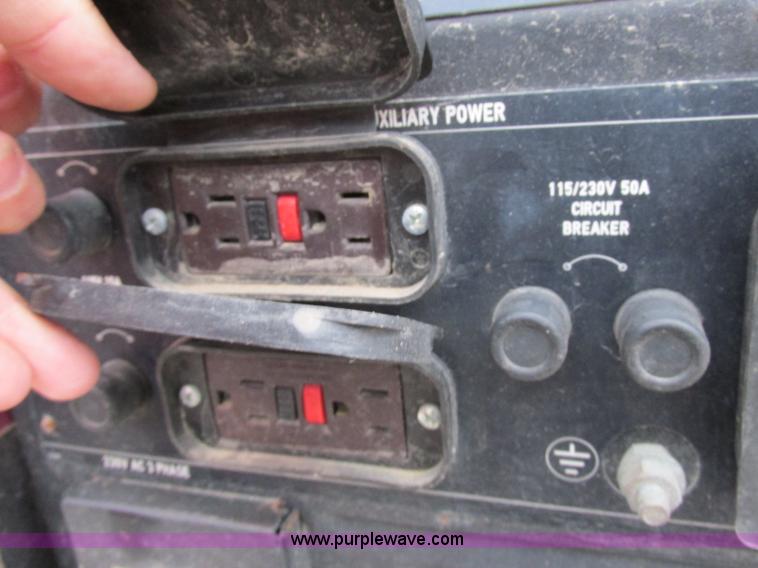 image for item F5380 2006 Ford F550 service truck