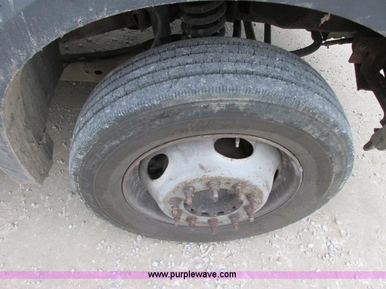 image for item F5380 2006 Ford F550 service truck