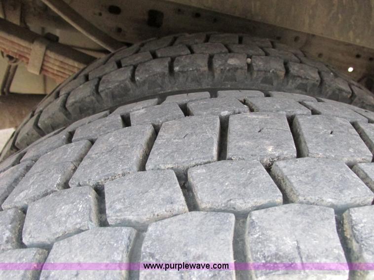 image for item F5380 2006 Ford F550 service truck