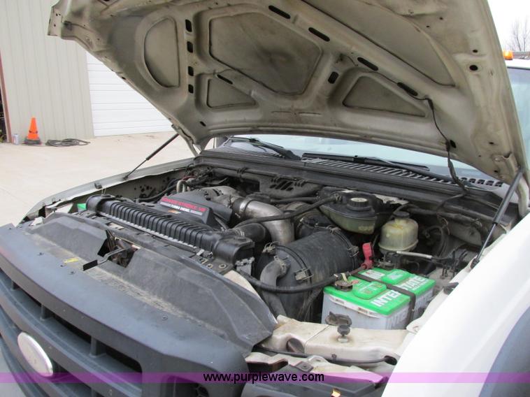 image for item F5380 2006 Ford F550 service truck