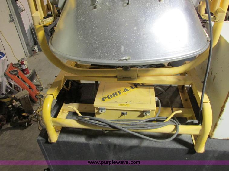 image for item F5380 2006 Ford F550 service truck