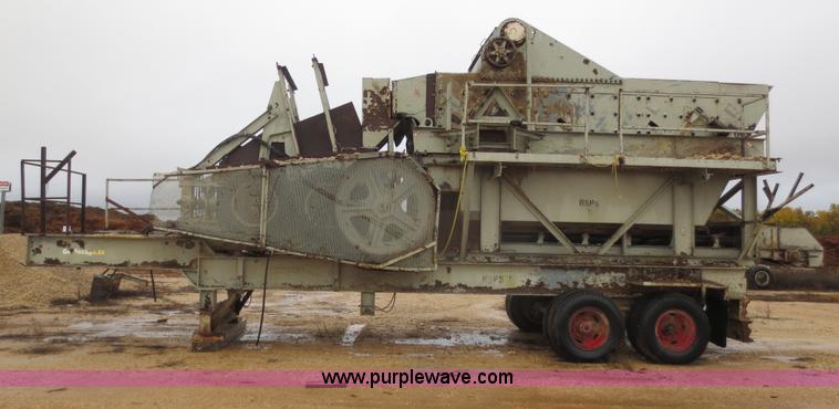 image for item F8012 Cedarapids roll crusher and screening unit