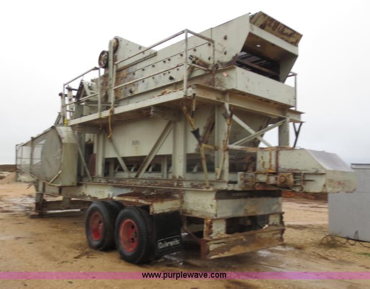 image for item F8012 Cedarapids roll crusher and screening unit