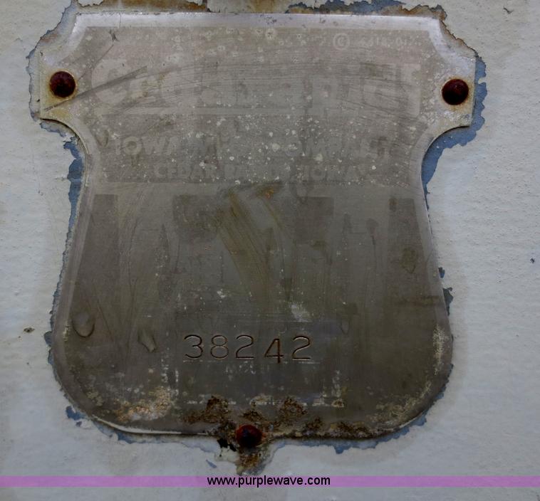 image for item F8012 Cedarapids roll crusher and screening unit