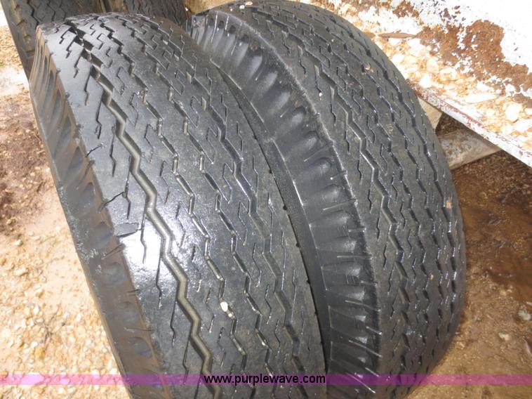 image for item F8012 Cedarapids roll crusher and screening unit