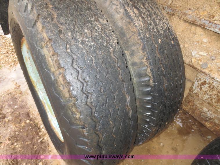 image for item F8012 Cedarapids roll crusher and screening unit