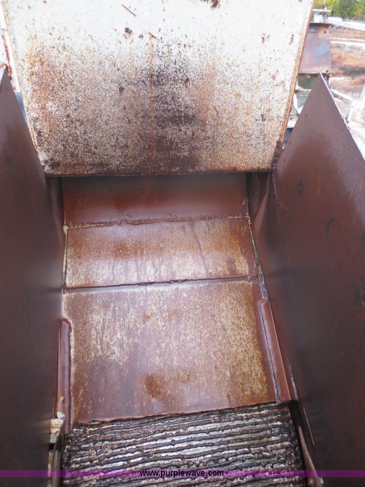image for item F8012 Cedarapids roll crusher and screening unit