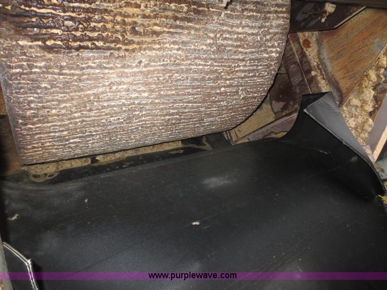 image for item F8012 Cedarapids roll crusher and screening unit