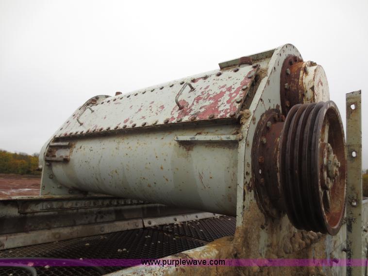 image for item F8012 Cedarapids roll crusher and screening unit