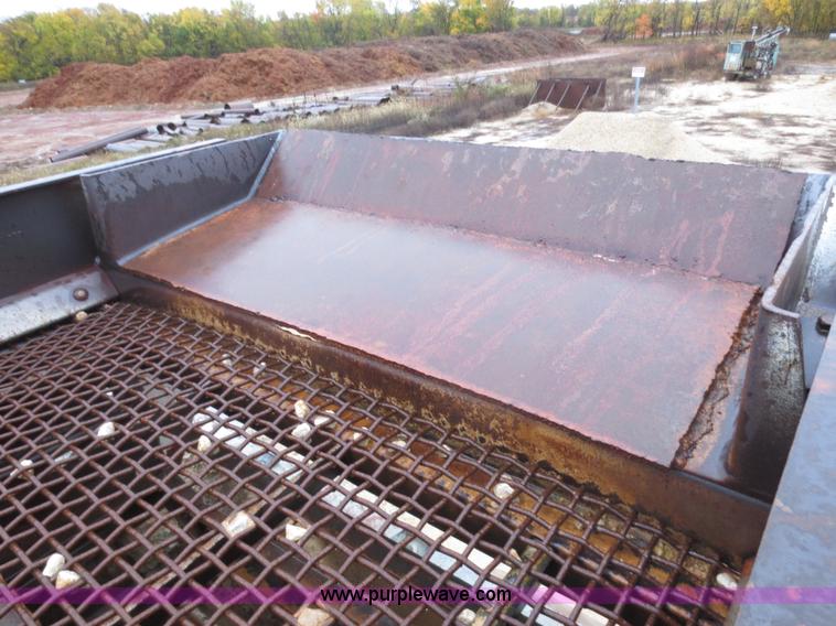 image for item F8012 Cedarapids roll crusher and screening unit