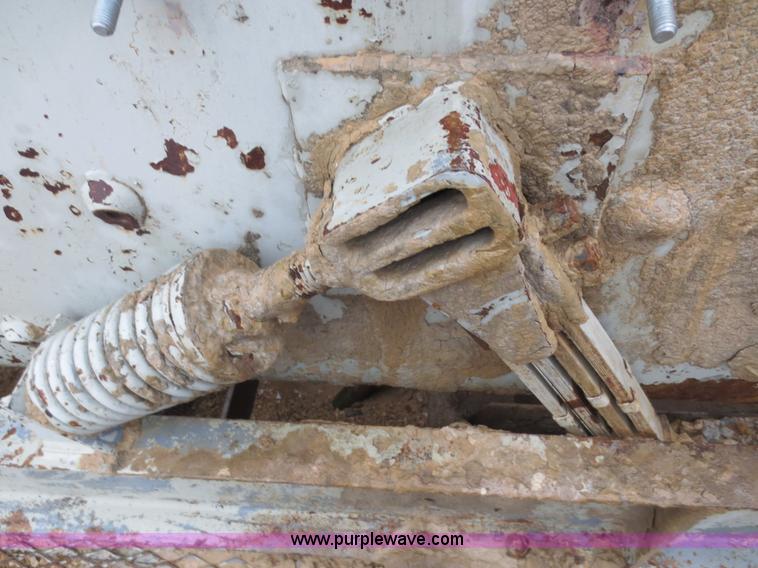 image for item F8012 Cedarapids roll crusher and screening unit