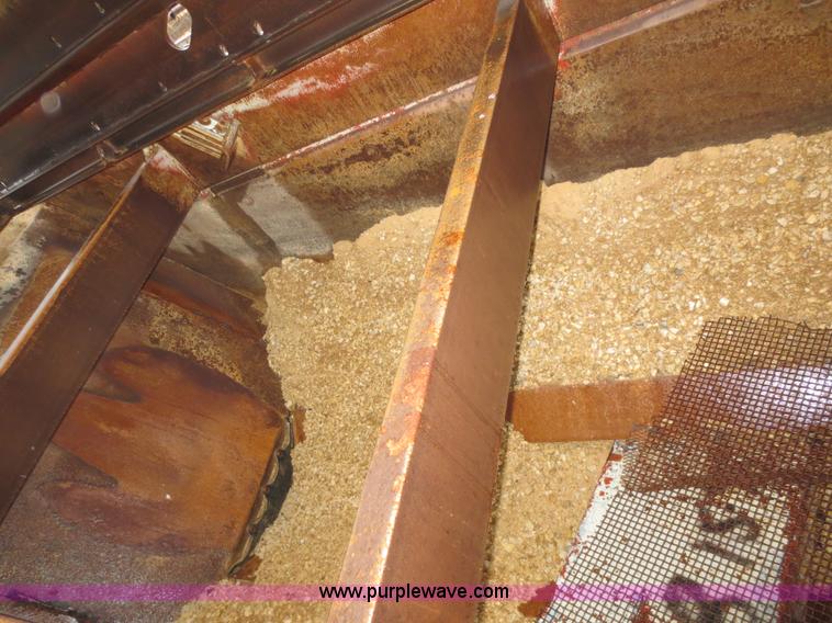 image for item F8012 Cedarapids roll crusher and screening unit