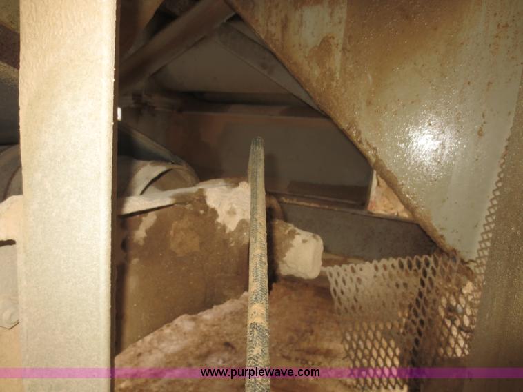 image for item F8012 Cedarapids roll crusher and screening unit