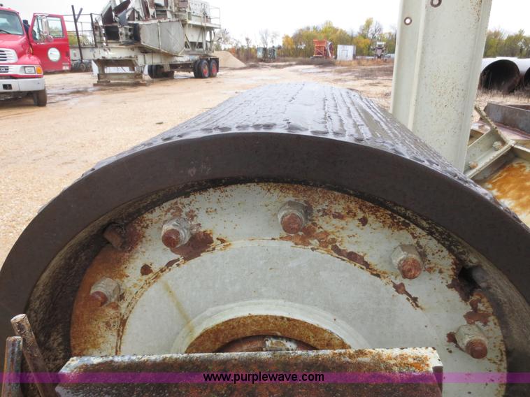 image for item F8012 Cedarapids roll crusher and screening unit