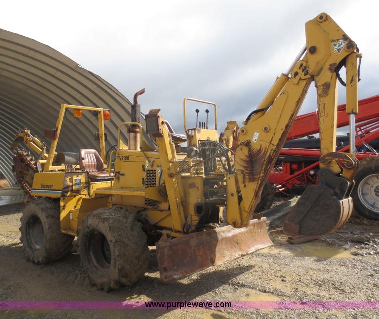 image for item F8013 1999 Vermeer V8100 trencher