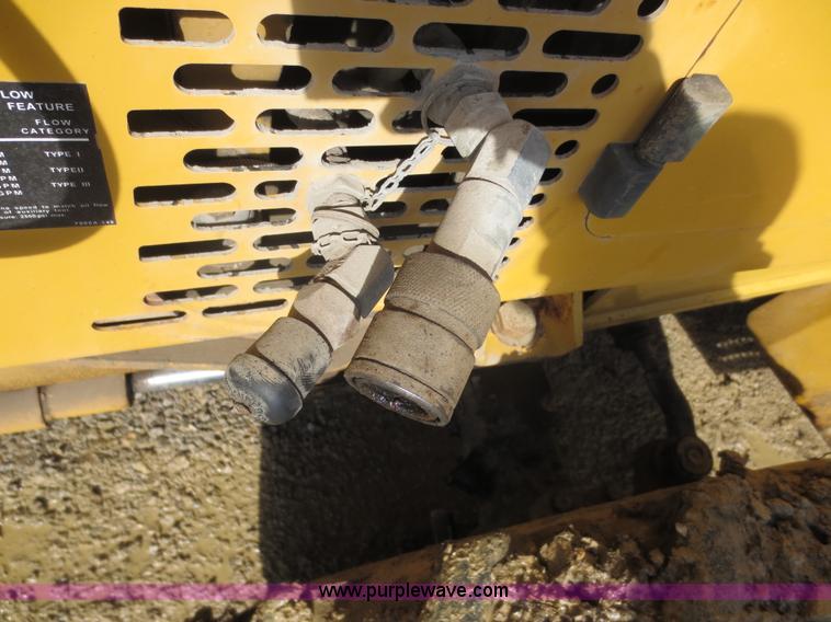 image for item F8013 1999 Vermeer V8100 trencher