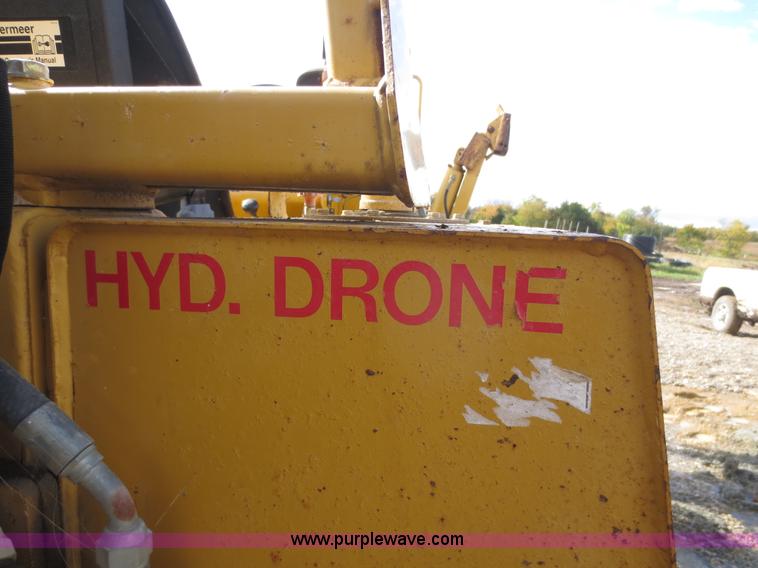 image for item F8013 1999 Vermeer V8100 trencher