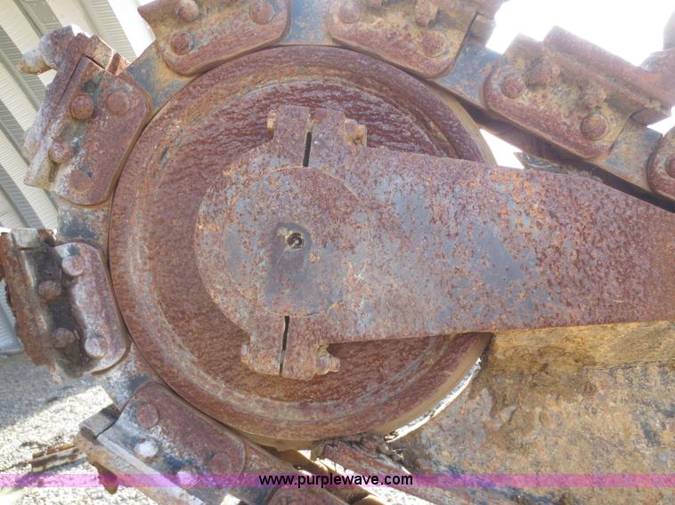 image for item F8013 1999 Vermeer V8100 trencher