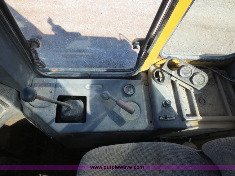 image for item F8030 1989 Fiat-Allis FR10B wheel loader