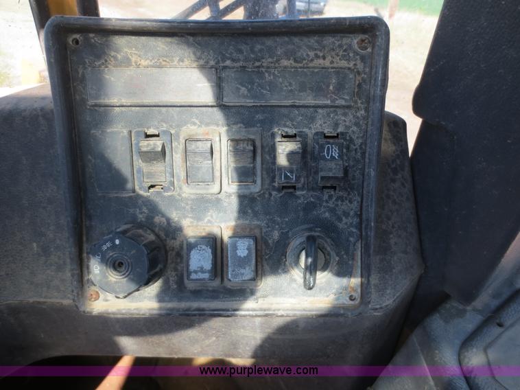 image for item F8030 1989 Fiat-Allis FR10B wheel loader